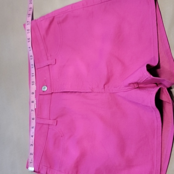 Old Navy Size 14 Hot Pink High Rise "WOW" Shorts, Excellent Used Condition - Picture 3 of 10